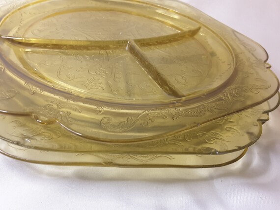 Amber Depression Glass Serving Plate (TRE) Amber Depression Glass Serving Plate (TRE)