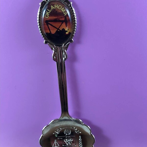 Oklahoma Drilling Rig Collectors Spoon with Oklahoma Icons Vintage 4 1/4" vn