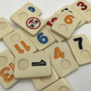 LOT/8 vintage rummy game pieces, 1970s,