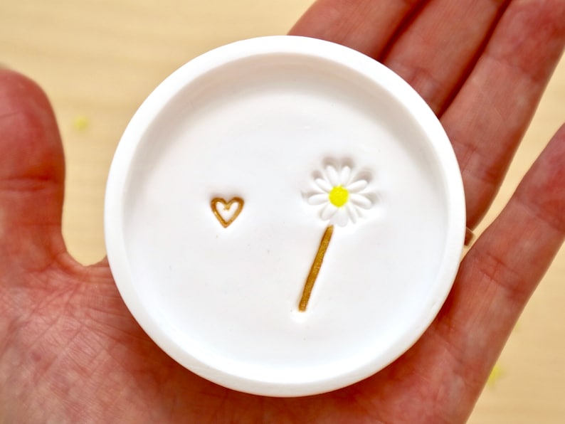 Personalised Daisy Flower Ring Dish, Tiny Ring Dish, Mini Trinket Dish, Birthday Gift Her, Tiny Cute, Keepsake Gift by janeBprints image 3
