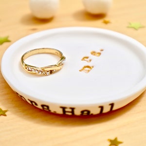 Personalised Mrs Ring Dish, Mini Trinket Dish, Wedding, Anniversary Keepsake, Engagement Gift, Congratulations Gift For Her by janeBprints Bild 4