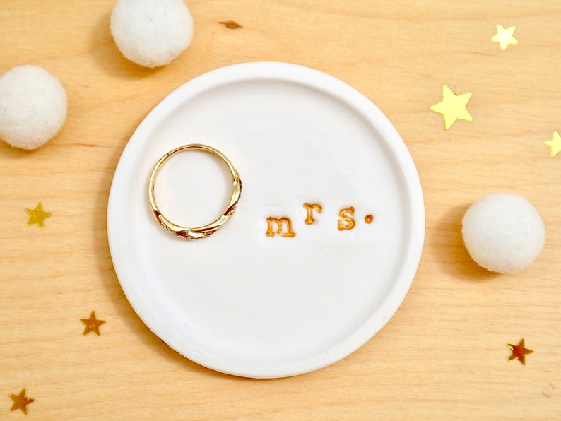Personalised Mrs Ring Dish, Mini Trinket Dish, Wedding, Anniversary Keepsake, Engagement Gift, Congratulations Gift For Her by janeBprints Bild 3