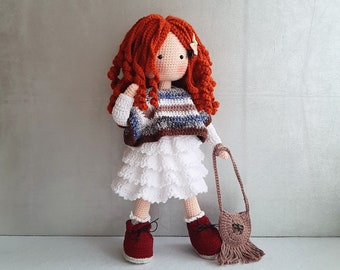 MOTIF au crochet pour poupée Monika, poupée Amigurumi, modèle PDF en anglais, le modèle comprend : une base de poupée avec des cheveux, des vêtements amovibles.