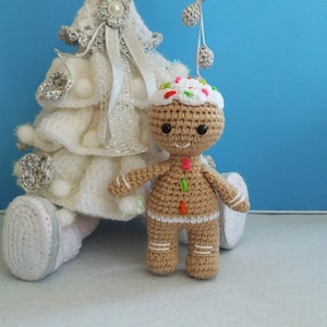 Crochet PATTERN for Gingerbread Man, Amigurumi small toy for Christmas, Christmas decoration toy.