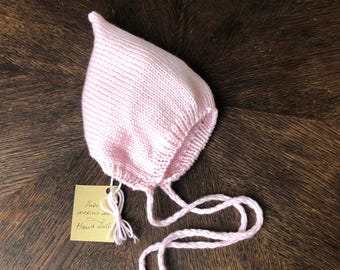 Gorro pixie rosa para bebê recém-nascido, menina, menino, roupas unissex. Adereço para fotos. Presente de tricô de lã merino para bebês prematuros.
