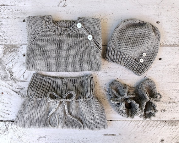knitted newborn baby clothes