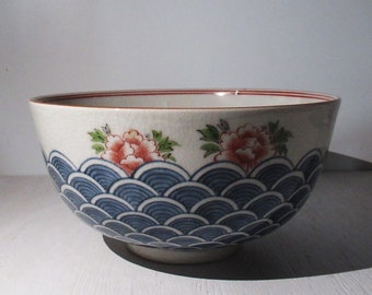 Ceramica Kyo "Motivo a onde e peonie" Grande ciotola di Tozan Ito (1846-1920 Ceramica dell'artista imperiale di Kyoto / Collezione di ceramiche