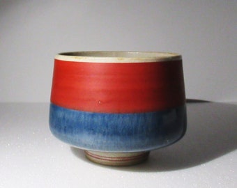 Kutani Kousen-gama, Kutani ware Yunomi teacup. Japanese pottery / PotteryCollection