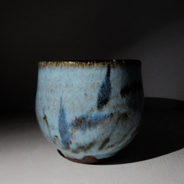 Yunomi teacup by Handeishi Senkaku-Gama. Japanese tea ware / Pottery Collection