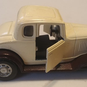 1932 Ford Coupe #8501 Yatming Colllectable Car