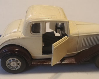 1932 Ford Coupe #8501 Yatming Colllectable Car