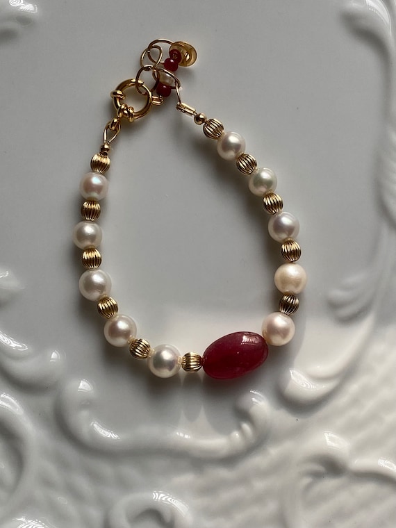 Japanese saltwater Akoya pearl bracelet - 8mm irid