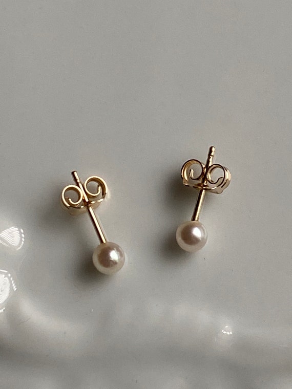 Japanese saltwater Akoya pearl - 3.4mm earrings -… - image 1