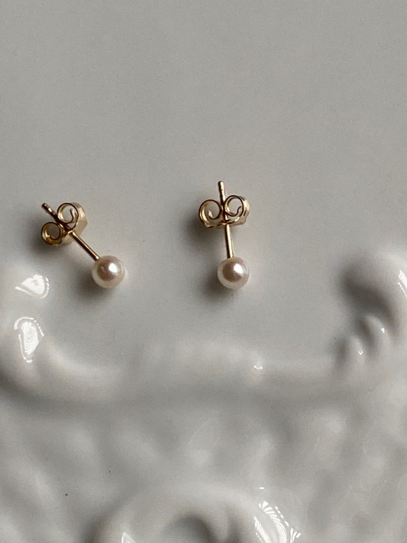 Japanese saltwater Akoya pearl - 3.4mm earrings -… - image 5