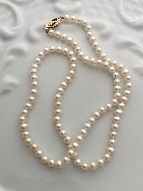 Vintage 5mm freshwater pearl necklace 18” highly -