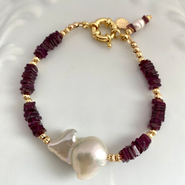 24mm Flameball Baroque pearl Bracelet - 7” - 5mm square cut garnet beads - 14k gold filled fluted beads - 14k gold filled sailor’s clasp