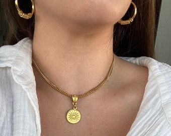Gold Sun choker Necklace, Gold Gourmet pendant Necklace, Sun Coin Pendant necklace, Trendy gift idea for women