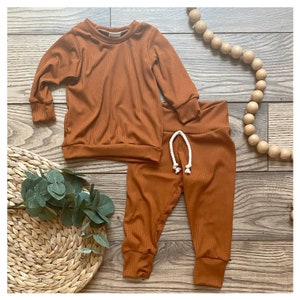 Lounge wear- lounge set- baby clothing set- toddler clothing set- soft comfy baby clothing- pajama set- ribbed knit clothing- rust ribbed