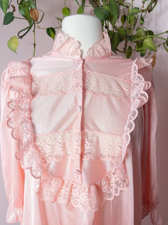 60 70s Ruffle Light Pink Nightshirt Womens Vintag… - image 4