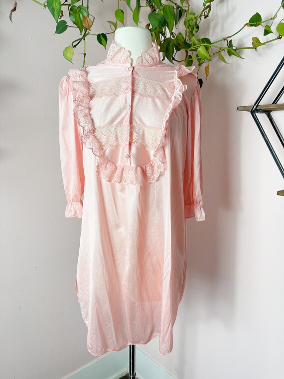 60 70s Ruffle Light Pink Nightshirt Womens Vintag… - image 7