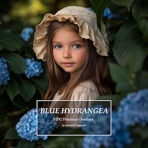 Könnte beinhalten: Ein digitales Bild-Overlay mit einem Kind mit langem braunem Haar, das eine cremefarbene Spitzenhaube trägt, umgeben von blauen Hortensienblüten. Der Text lautet: BLUE HYDRANGEA, 5 JPG Premium Overlays, by AmandaColganArt.
