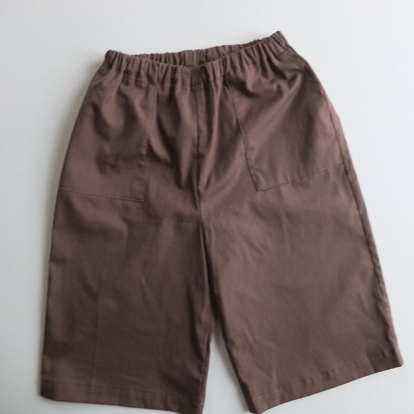 Bermuda Pantacourt for boys, size 2-3 years, Medium brown ORGANIC cotton popeline, 2 pockets in front