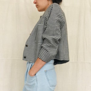 Vintage 80s Black & White Houndstooth Wool Blazer | Modern Cropped Women&#39;s Business Jacket | Size Medium | Structured Retro Style