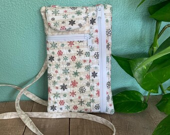 Bolso bandolera acolchado con copos de nieve: Monedero para móvil hecho a mano