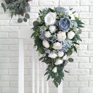 Blau-weißer Eukalyptus-Blumenstrauß Hochzeit Seidenblumenstrauß Hellblauer Brautstrauß grüner Pfingstrose Brautstrauß Seidenblumen