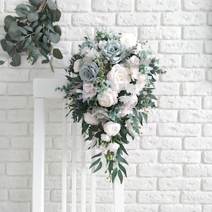 Salbei grün weißer Blumenstrauß Salbei minze Seidenblumen Brautstrauß Graue Weide weiße Rose Pfingstrose Hochzeitsstrauß Grüne Faux-Kaskaden-Blumenstrauß