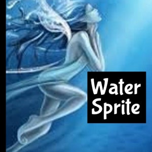 Pode incluir: Uma pintura digital de uma ninfa de água com cabelo azul fluente e um vestido branco. A ninfa flutua no ar com um fundo azul. O texto "Water Sprite" está em uma caixa preta no canto inferior direito da imagem.