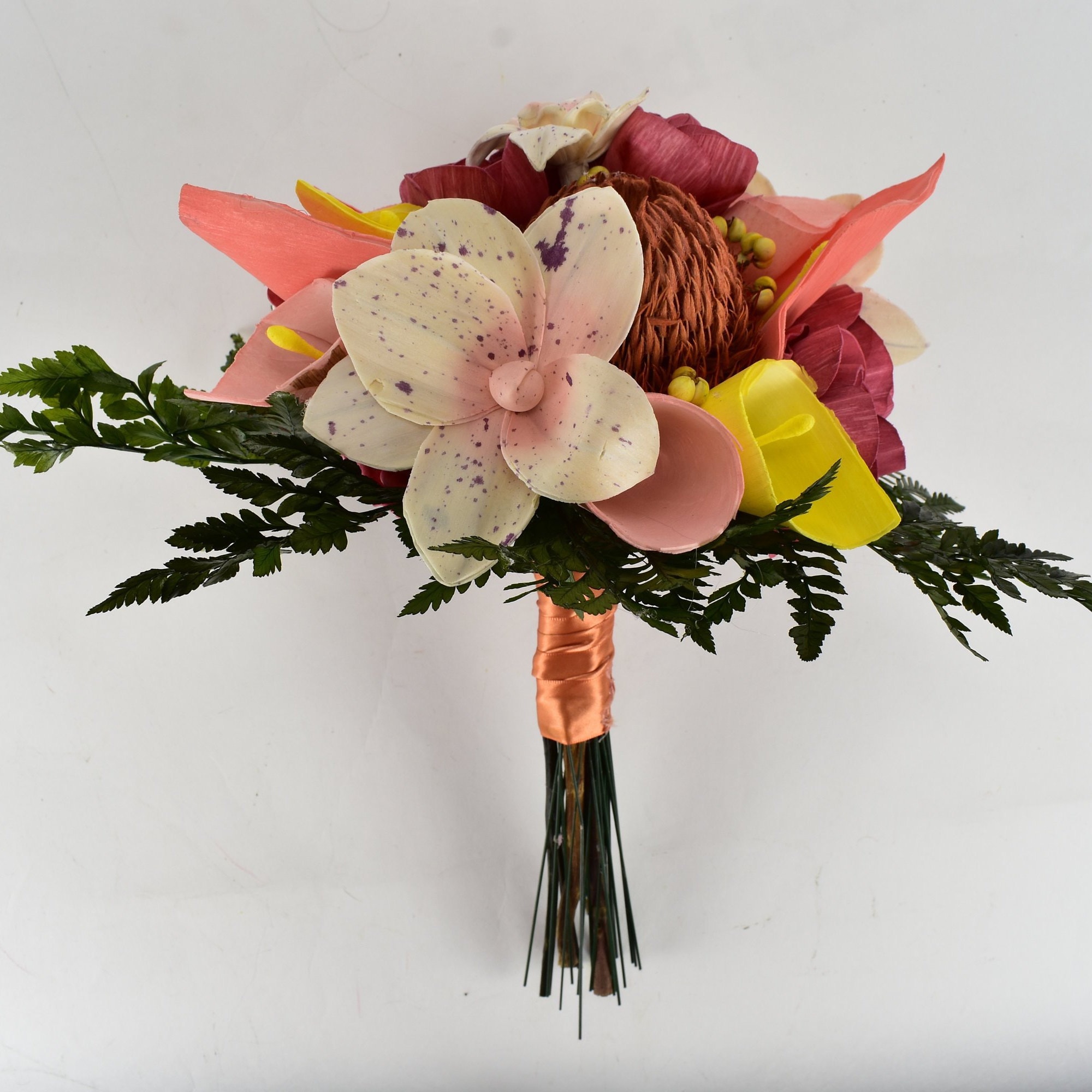 Coral, melocotón y madera amarilla Boda Sola Ramo de flores \, image size:2000x2000