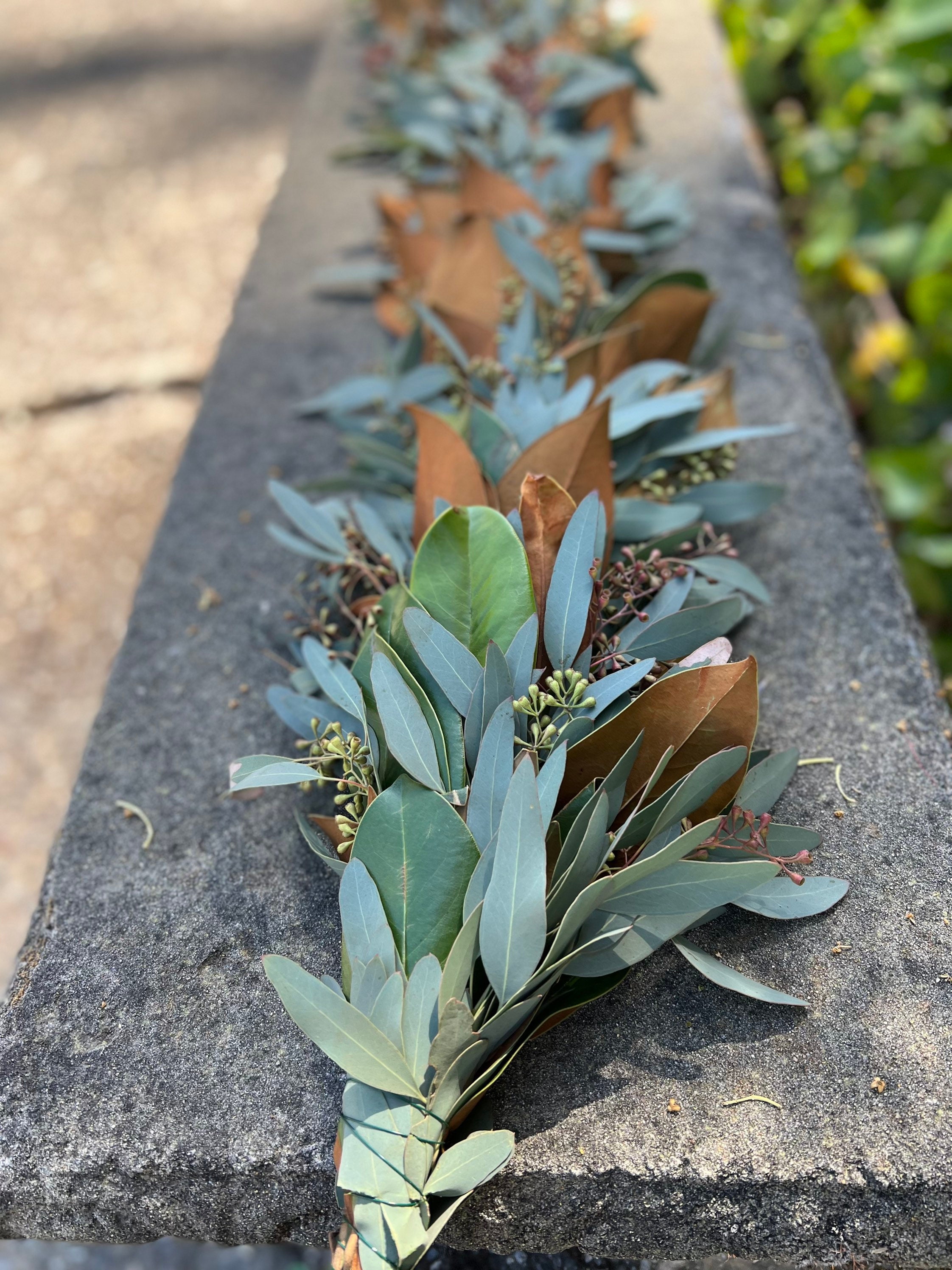 Fresh Handmade Seeded Eucalyptus and Magnolia Wedding Greenery Garland - Thumbnail 3