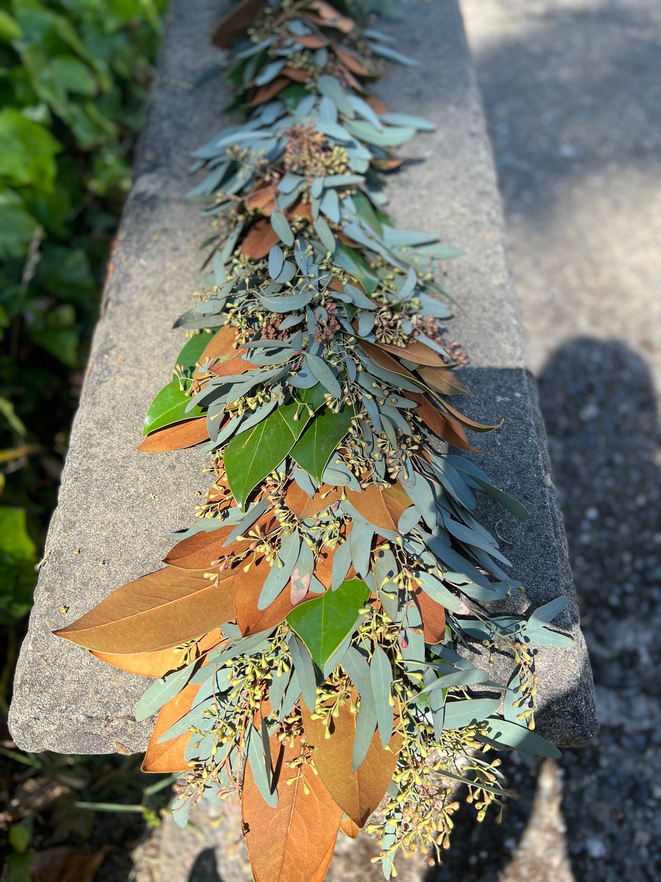 Fresh Handmade Seeded Eucalyptus and Magnolia Wedding Greenery Garland - Thumbnail 2