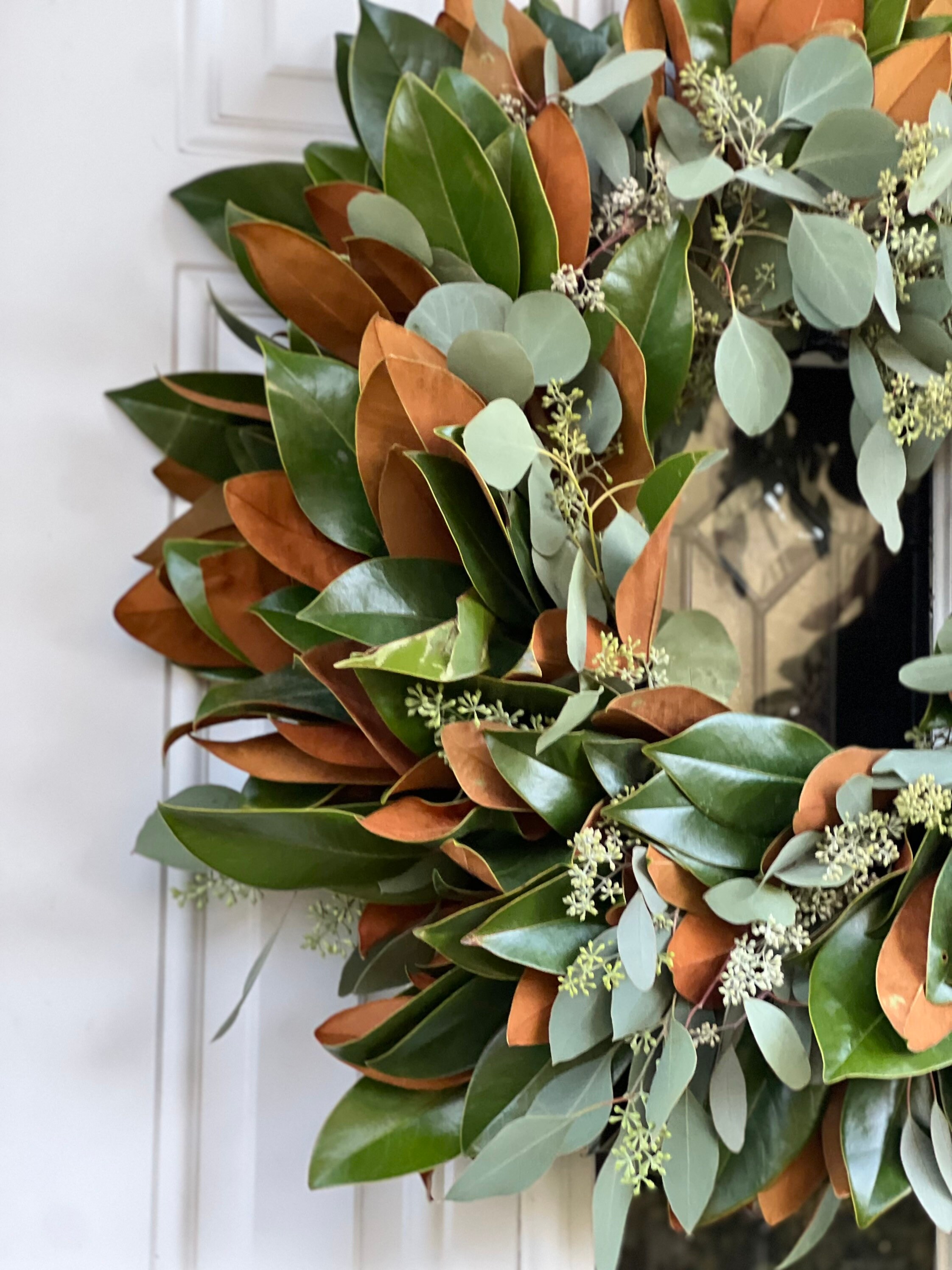 Fresh Seeded Eucalyptus and Magnolia  Wreath, Handmade with Fresh Greenery - Thumbnail 3