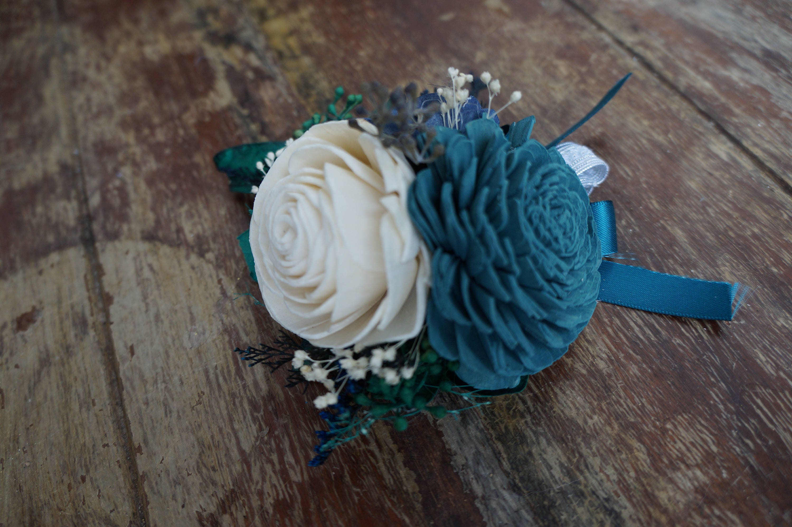 Sea Glass Wood Sola Flower Corsage - Thumbnail 2