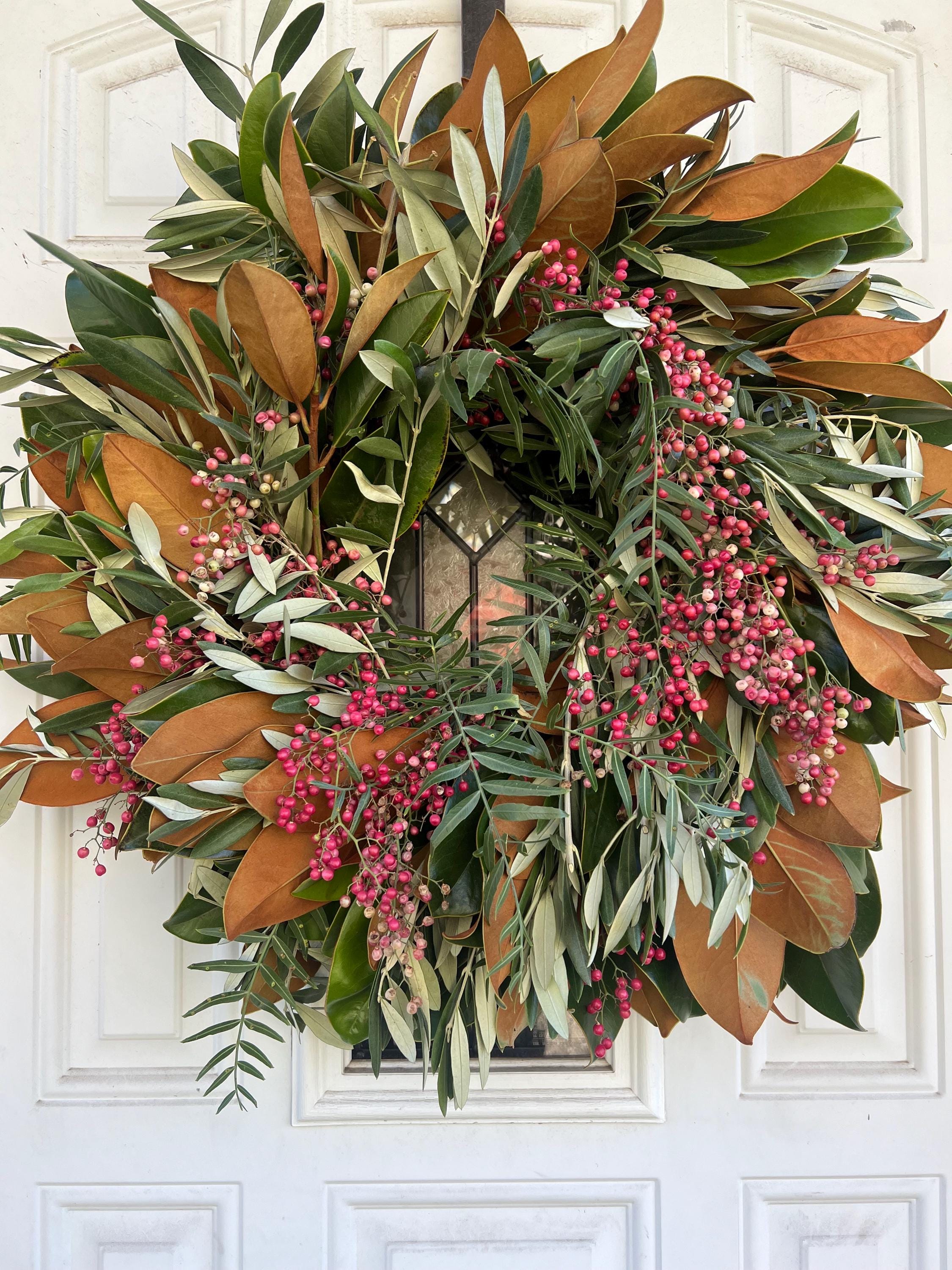 Fresh Magnolia, Pepperberry, and Olive Fall / Winter 20 in Greenery Wreath - Thumbnail 2
