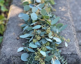 Fresh Spiral, Silver Dollar and Seeded Eucalyptus Garland, Handmade Wedding Garland