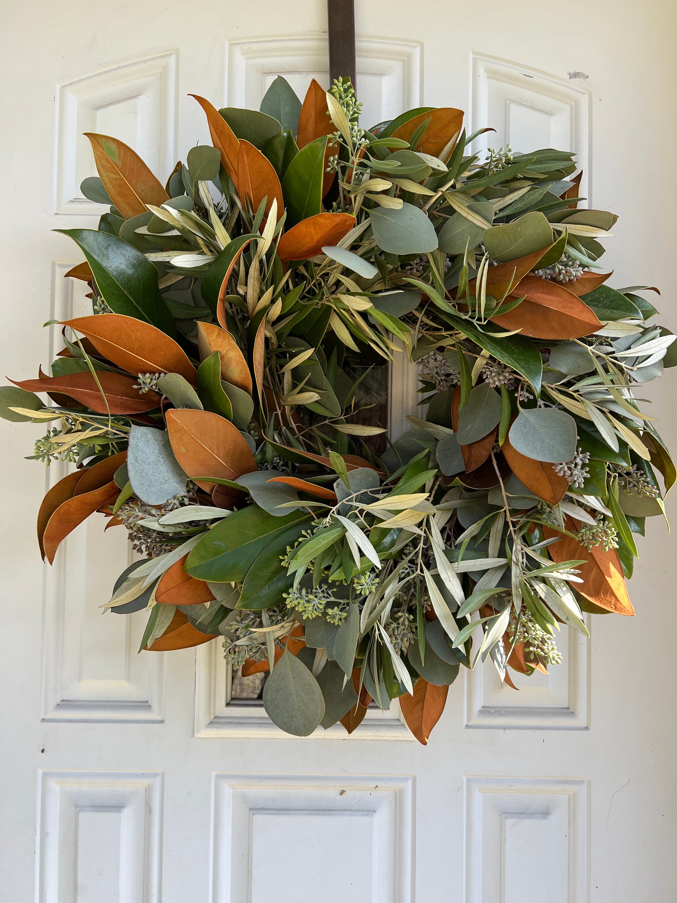 Fresh Magnolia, Seeded Eucalyptus, and Olive Fall Greenery Wreath - Thumbnail 2
