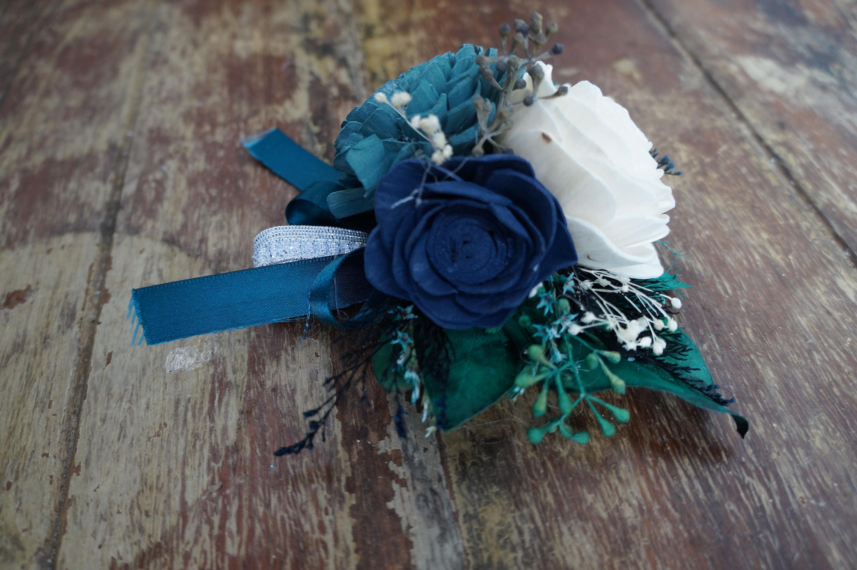 Sea Glass Wood Sola Flower Corsage - Thumbnail 3