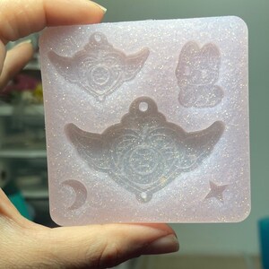 Anime girl silicone shaker mold