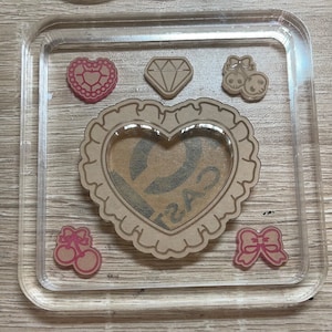 Ruffle Heart Shaker Mold with bits