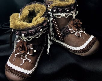 Pocahanta Girl's Boots - 2 to 3 years