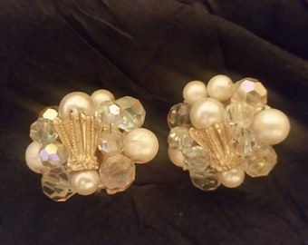 Pearl-tone and iridescent beaded clip earrings