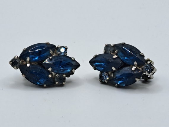 Silver toned blue rhinestone clip-on earrings - image 3