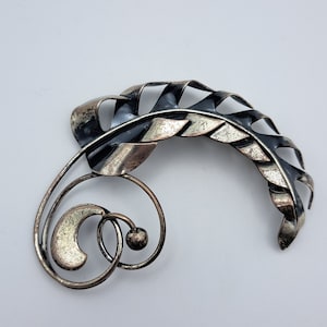 Napier sterling modernist swirl brooch