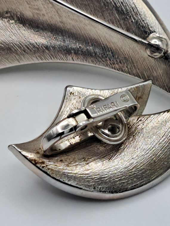 Trifari silver toned modernist brooch and clip ea… - image 8