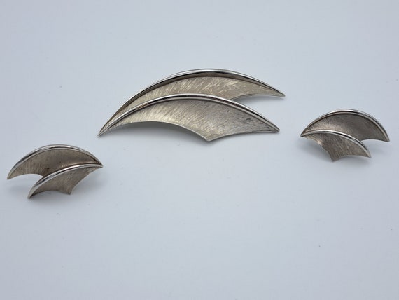 Trifari silver toned modernist brooch and clip ea… - image 2