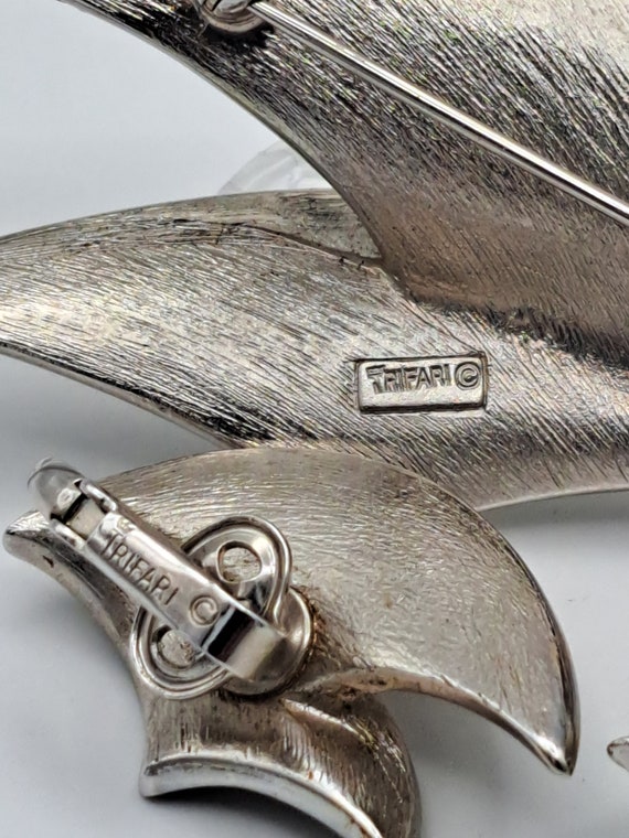 Trifari silver toned modernist brooch and clip ea… - image 6