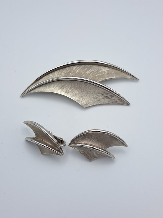 Trifari silver toned modernist brooch and clip ea… - image 1